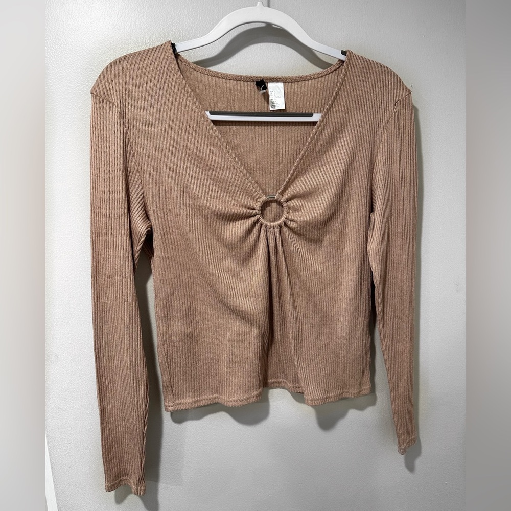 H&M V-neck Top Size Large